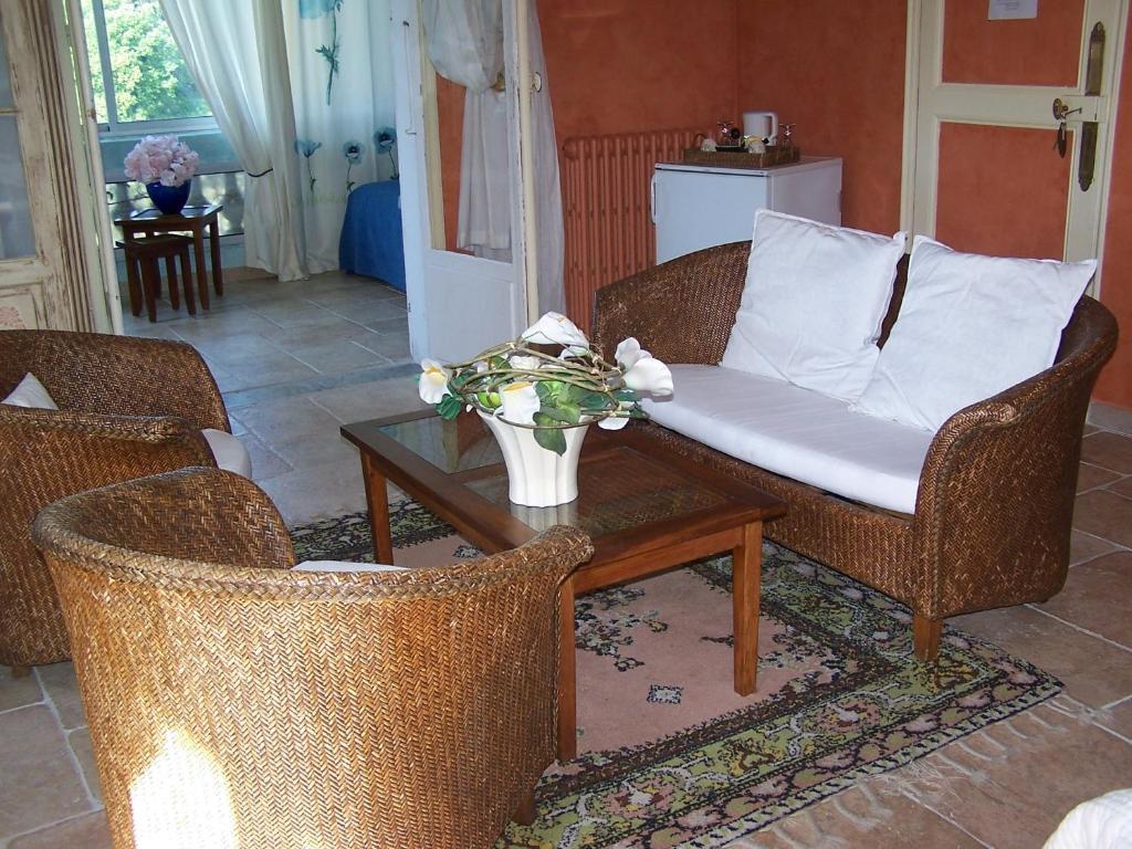 Castel Enchante Nice Room photo